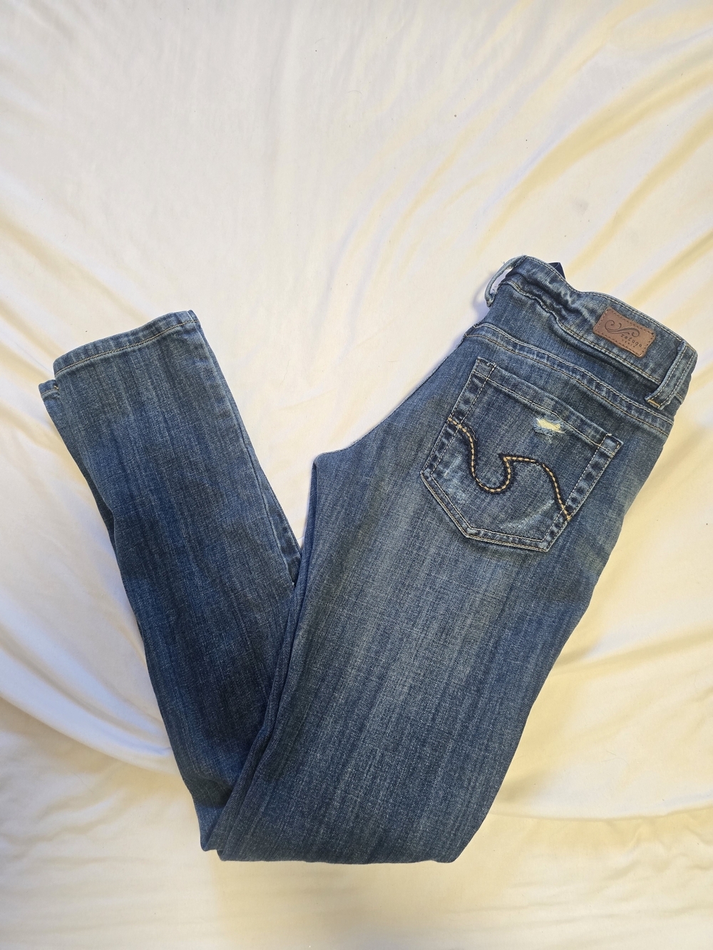 Refuge Distressed Skinny Jeans Size 5R Medium Wash Stretch Denim